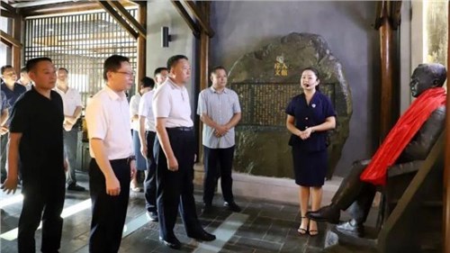 湖南省政協(xié)主席、黨組書記毛萬春一行來集團(tuán)白沙溪茶廠考察調(diào)研