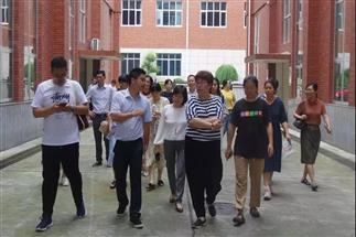 中國人民大學(xué)茶道哲學(xué)研究所湖南茶文化考察團(tuán)一行赴集團(tuán)白沙溪茶廠、益陽茶廠、君山茶業(yè)考察調(diào)研